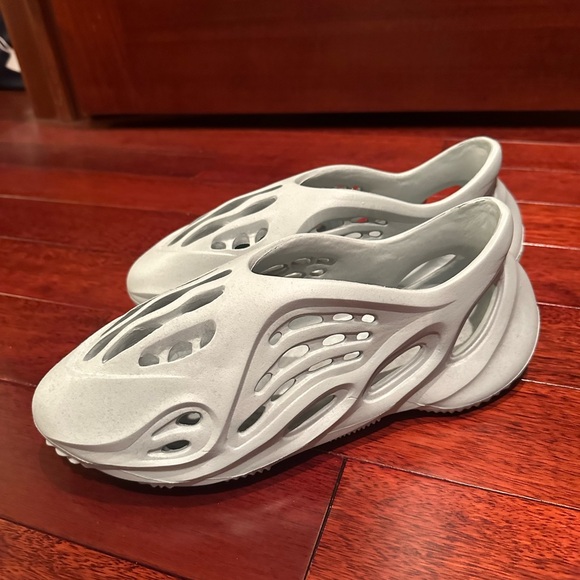 knockoff foam runners